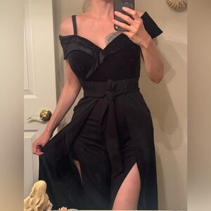 Elegant Moments Black One Shoulder Maxi Gown